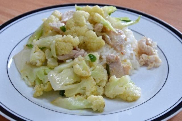 菜花怎么炒好吃？大厨教你几招