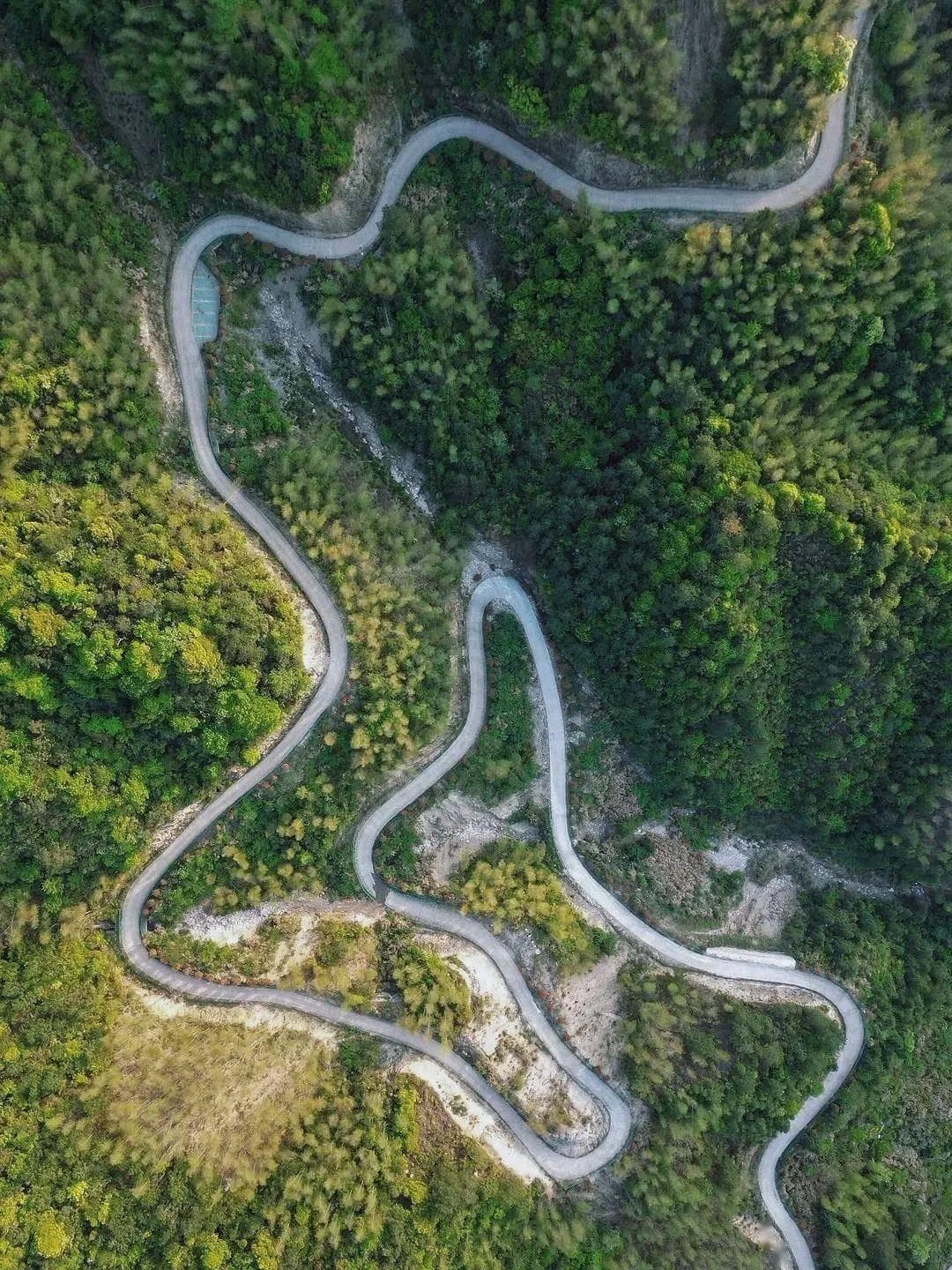 浙皖交界最美公路！浓缩了徽州的全部美景，山川，全程100公里