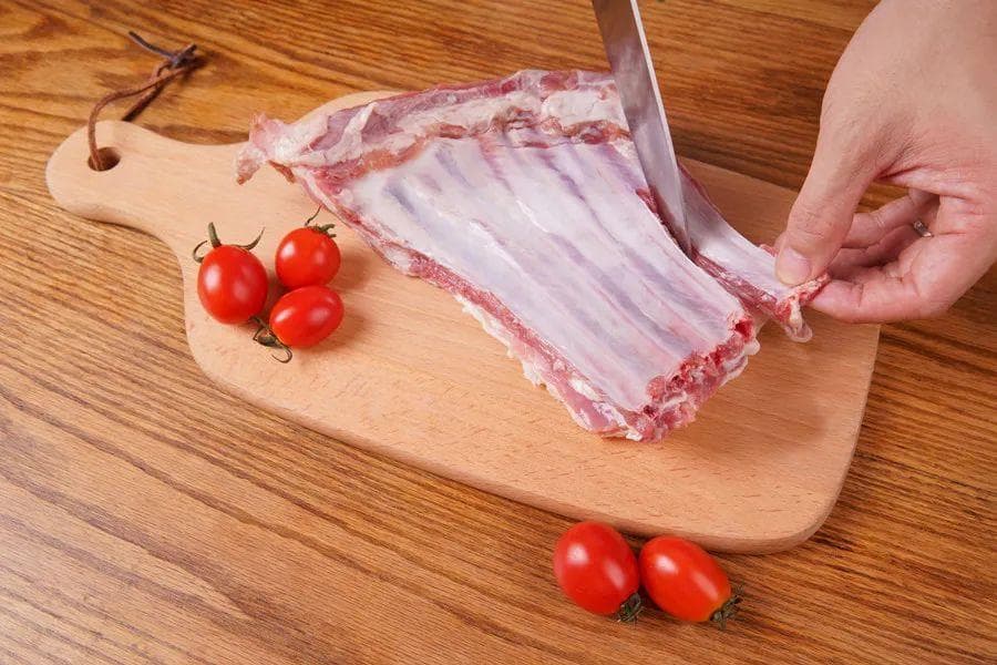 羊肉肉桂温补功效与实用食谱：中医专家冬季养生指南