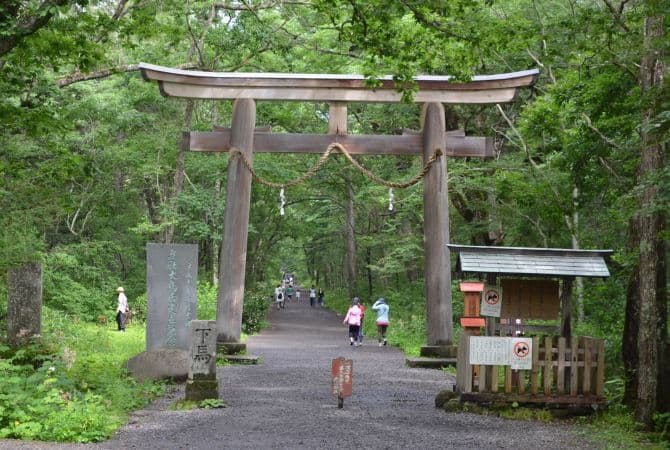 日本神社与寺庙：传统与参拜礼仪全解析