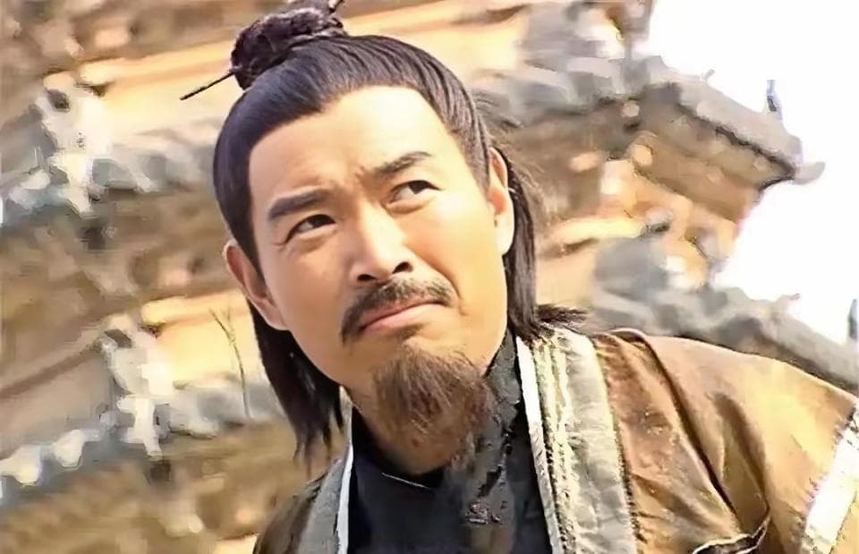 何太冲何德何能，竟能让武当七侠给他下跪磕头？你看他师父是谁！