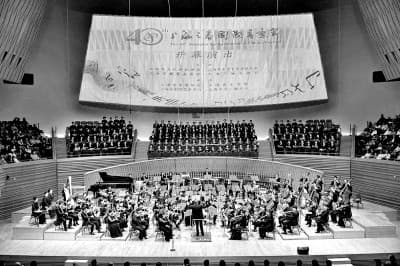 观演礼仪：剧场里的文明对话