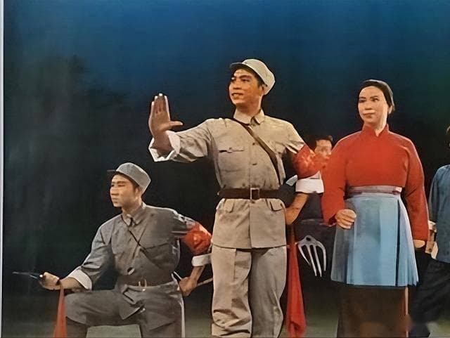 客观看待样板戏：京剧现代化的独特探索