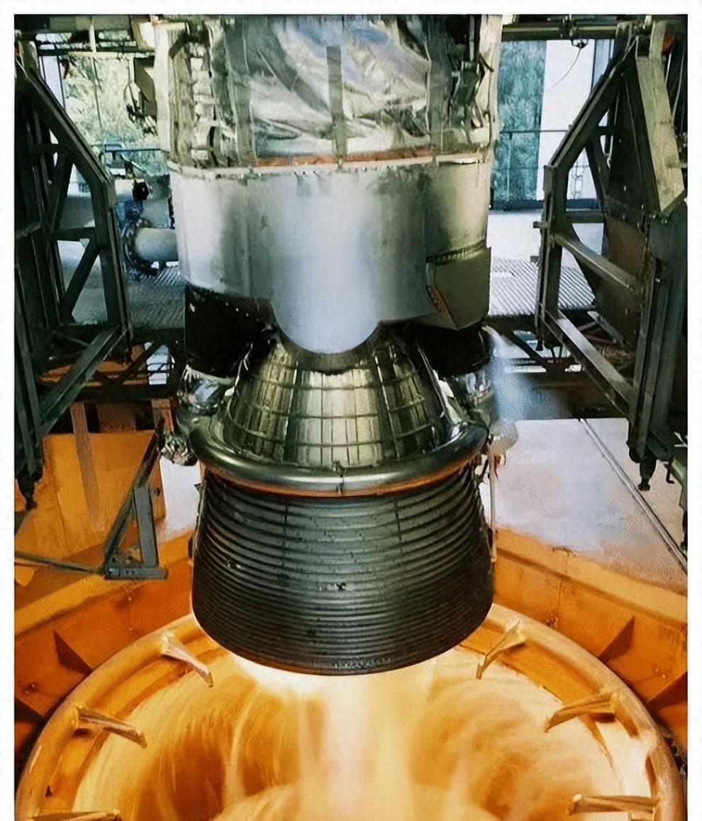 马斯克spacex发射失败：“星舰”升空解体