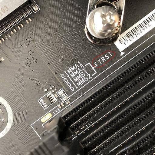 内存插槽位置有讲究：为什么推荐使用二、四卡槽？