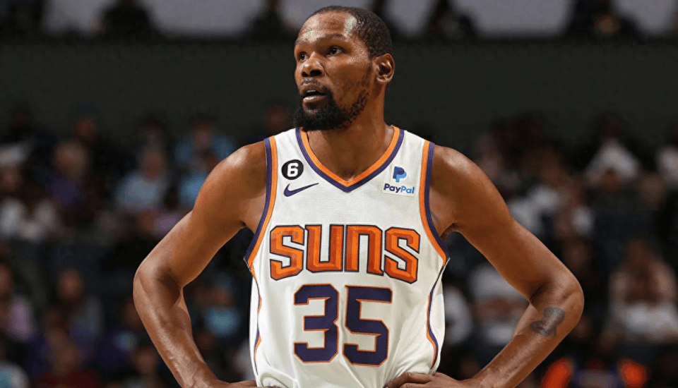 得分王有多卷？NBA史上这5位场均超30分，詹姆斯都不够格