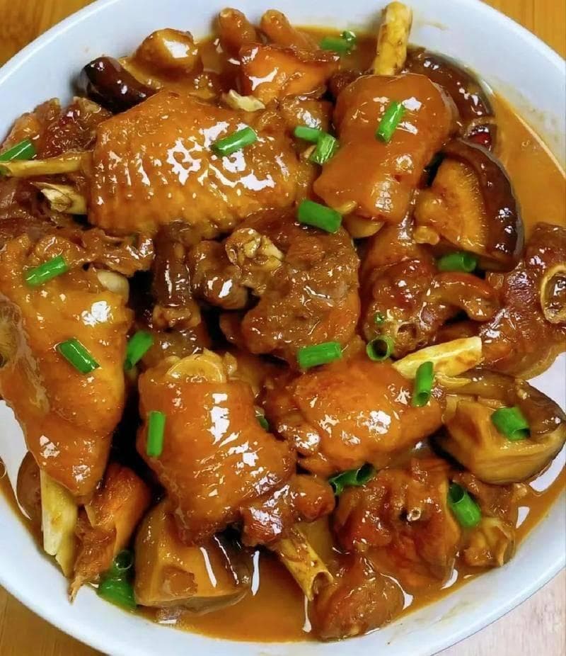 从选材到出锅：一文详解小鸡炖蘑菇烹饪要点