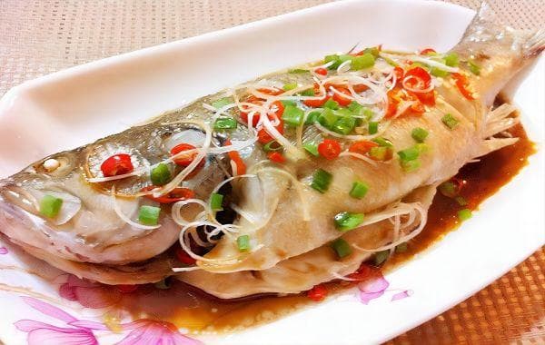 蒸鱼的制作方法与烹饪技巧