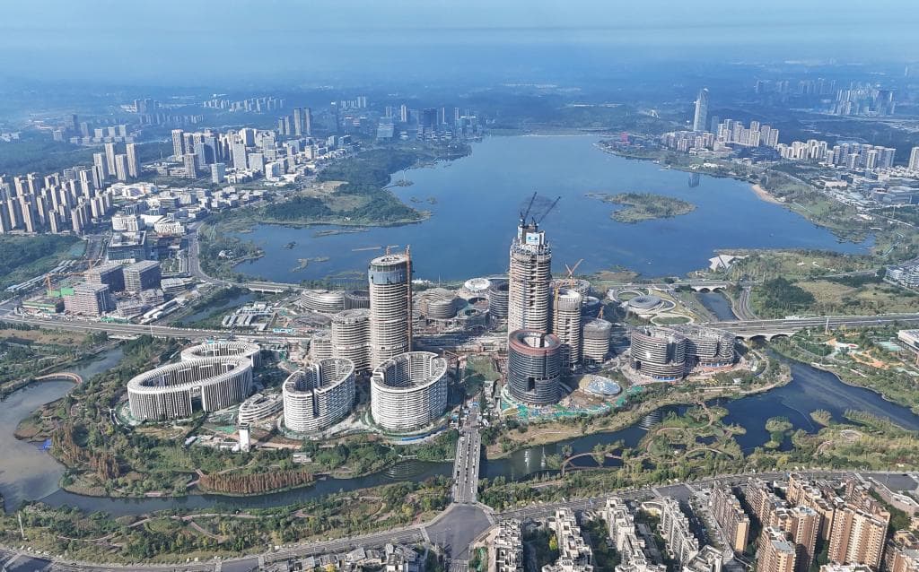 四川天府新区：打造公园城市新典范