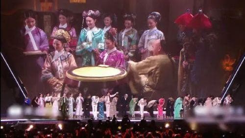 《甄嬛传》13年重聚：孙俪陈建斌等主演真情流露