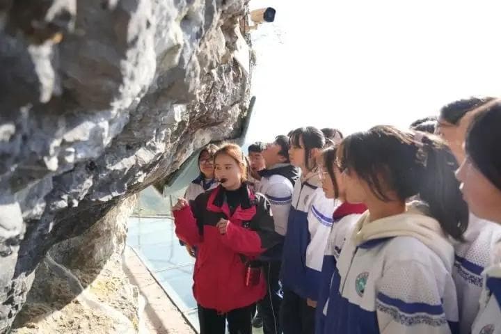 探秘朱砂古镇 沉浸式体验别样的地质文化课