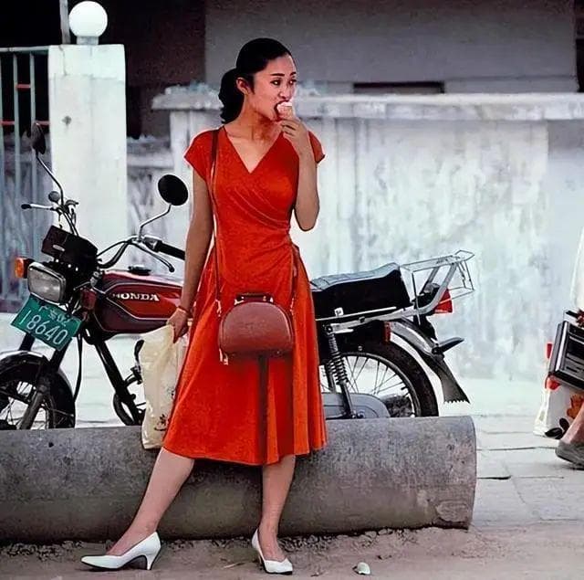 90年代的老照片：一幅幅生动的社会生活画卷