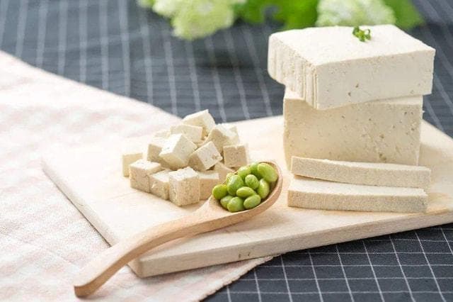 胃病患者忌食豆腐？医生说：要养胃记住这四类食物，胃痛或会好转