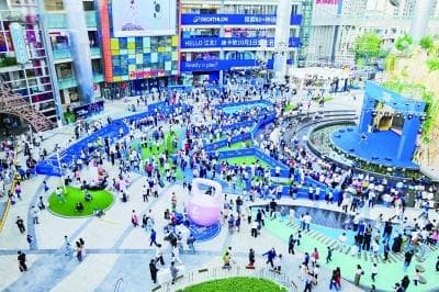 南京消费市场彰显“国际潮”更有“金陵韵”