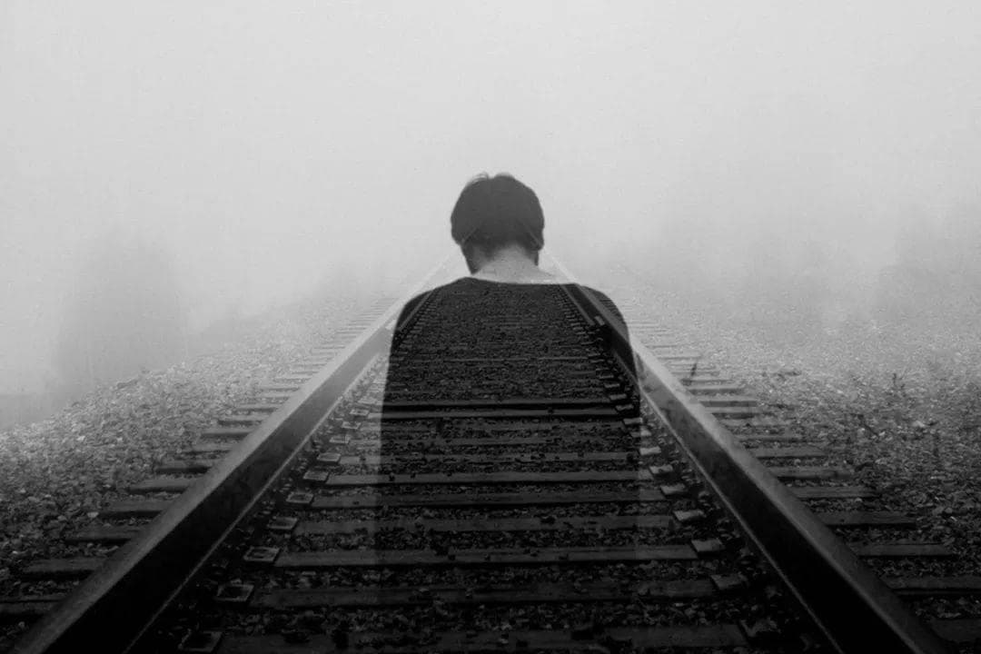 《疲于做自己》：为什么抑郁症越来越成为流行病？