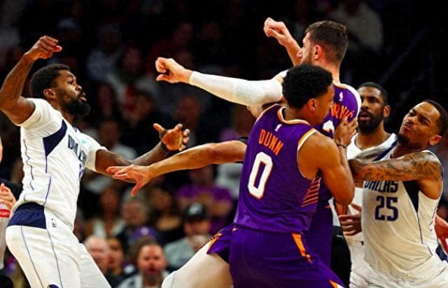 NBA最新动态：打架3人遭重罚，1换3交易即将达成，森林狼裁掉1人