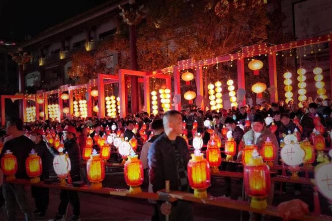 莆田"板凳龙灯"绵延6公里：这是一场最真挚最淳朴的欢庆仪式