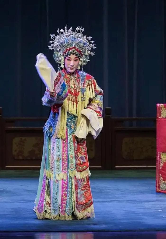 王宝钏的爱情冒险：苦守寒窑十八载，皇后梦碎十八天