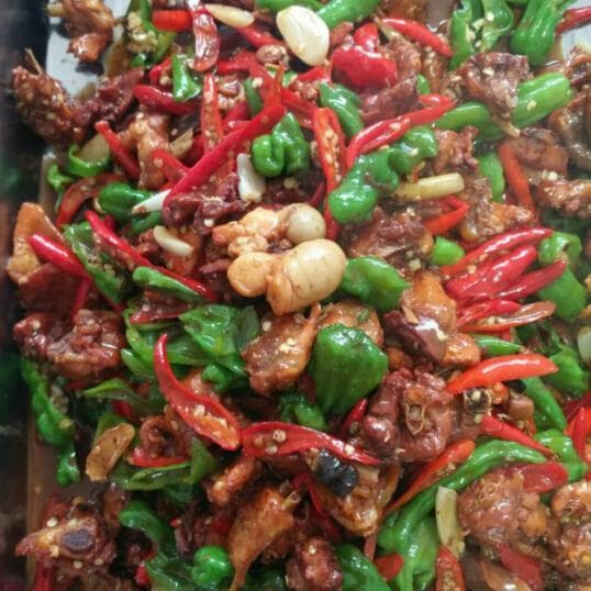 枣庄辣子鸡：一道承载城市记忆的美食名片