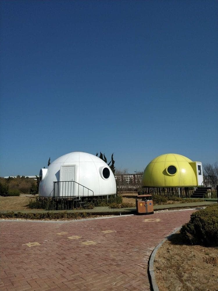 太空舱制作与游乐设施：科技模型带来的未来体验