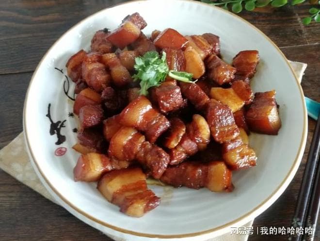 红烧肉用哪个部位的肉最好：猪后臀尖带来的美味享受