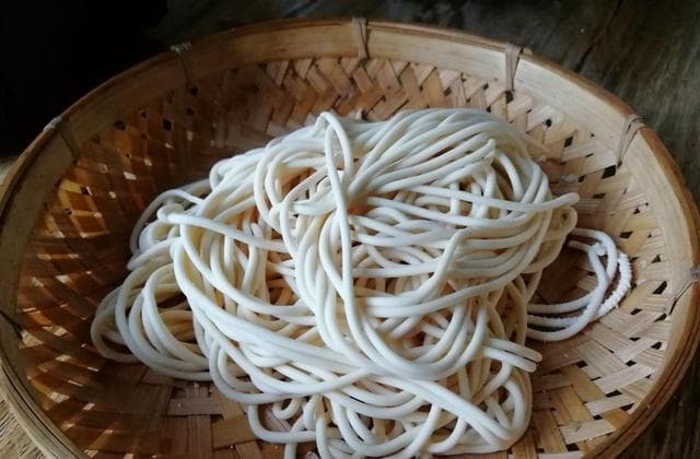 同样是面条，放“蓬灰”和“碱面”有啥不同？区别挺大，建议了解