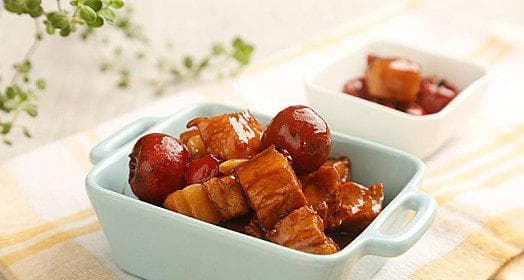 如何烹制美味的山楂红烧肉（山楂与肉相互融合，口感丰富）