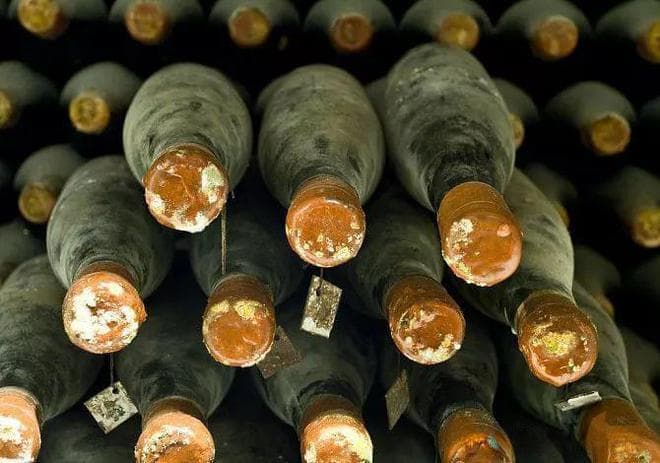 一瓶葡萄酒可以存放超过10年吗？一瓶红酒放多久过期
