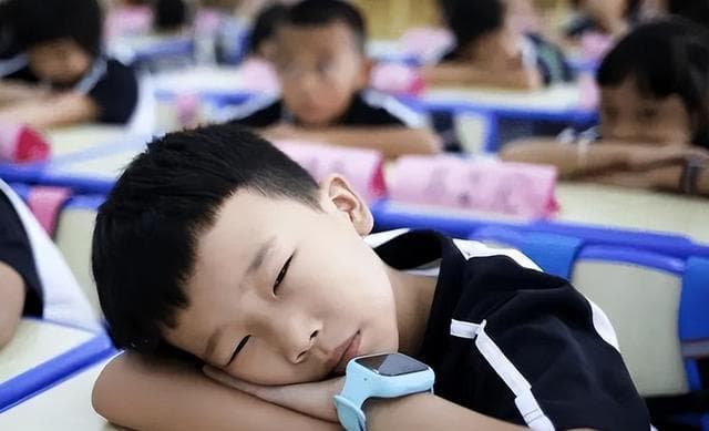 不用“8点到校”了，3月调整中小学上课时间，家长是喜还是忧……