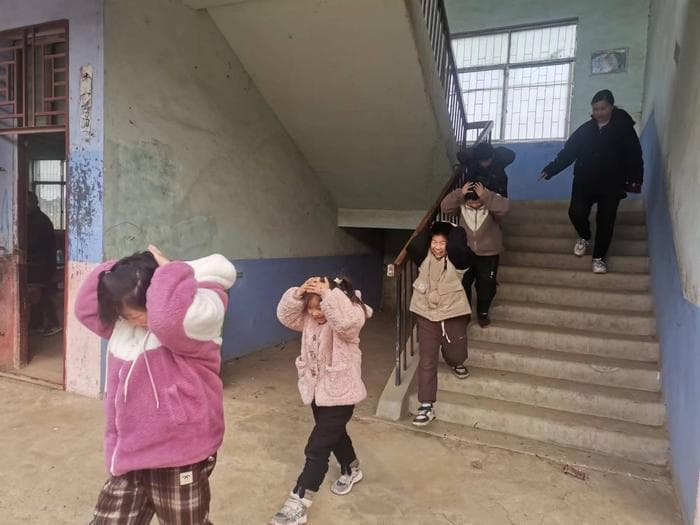 消防教育筑防线 安全校园永相伴