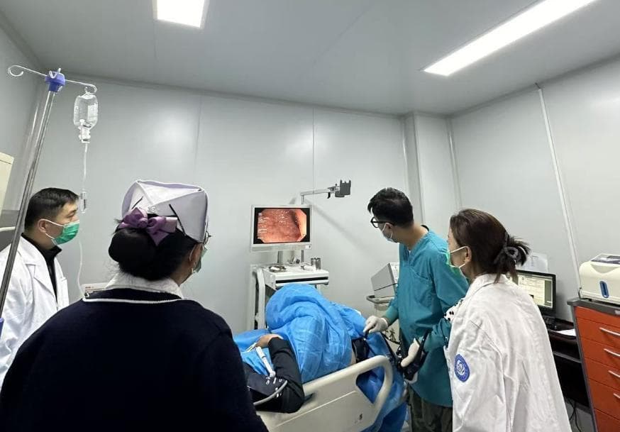 上海医疗专家助力西藏拉孜县完成首例无痛肠息肉切除手术