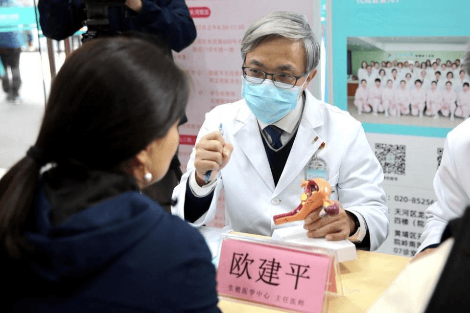 单身女性冻卵有盼头了？两会“适度有序放开冻卵”提案再成社会热议焦点