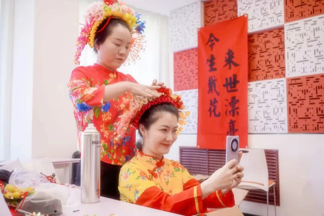 新疆昌吉：一场别开生面的簪花文化体验活动