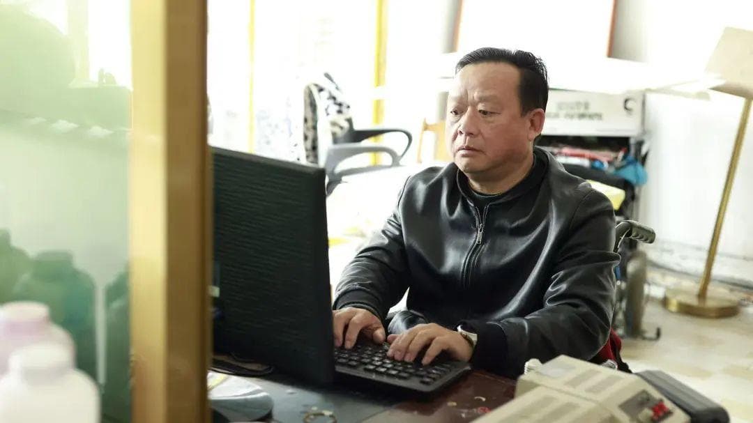 王向阳：从受助者到助人者，用行动诠释自强不息