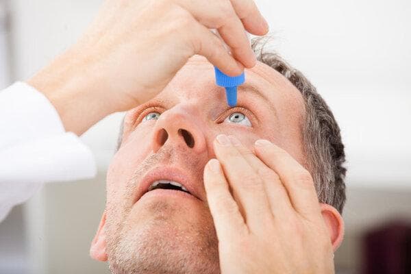 眼睛炎症的症状及治疗