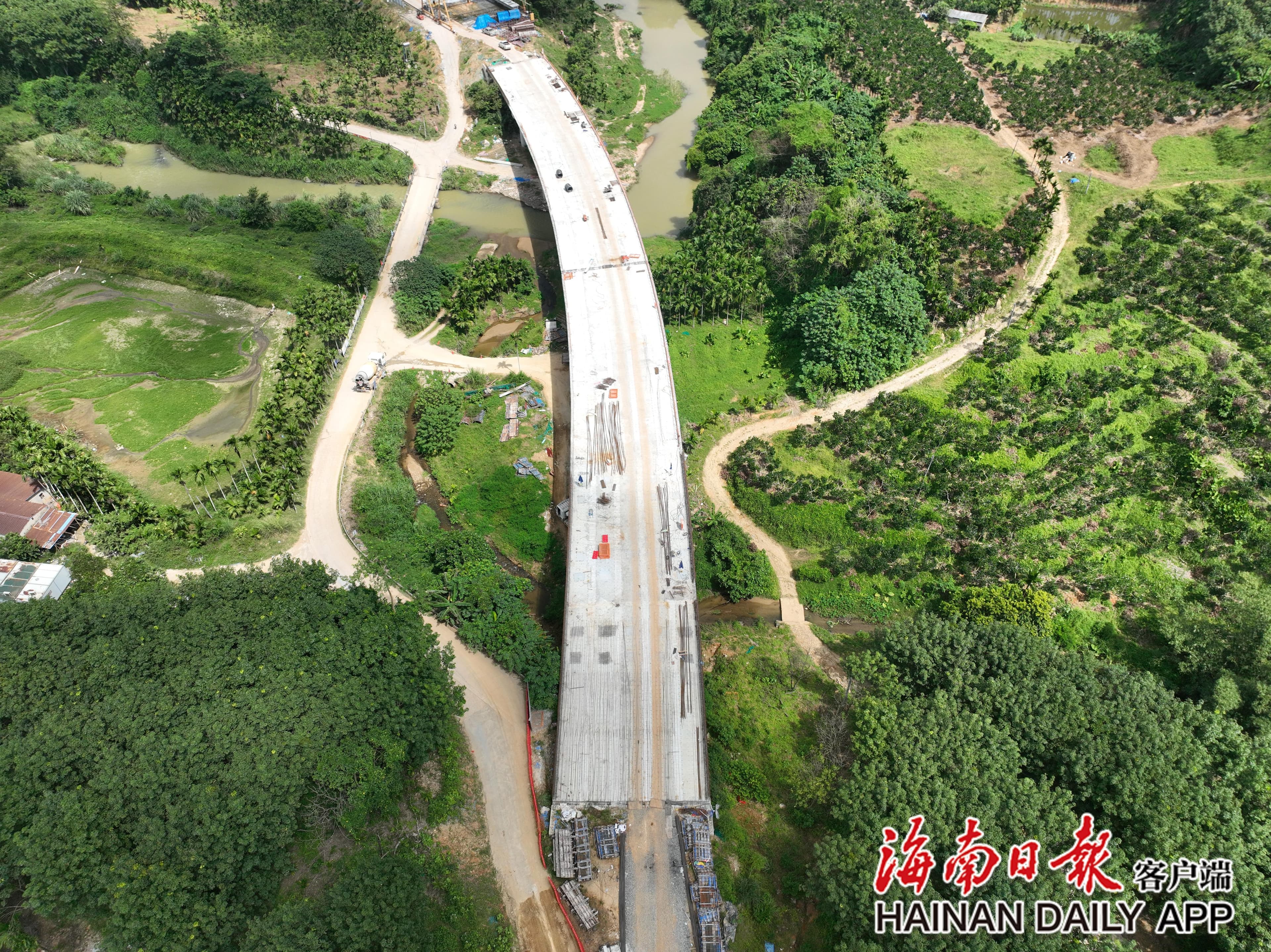 G9811中线高速水潮互通建设进度过半