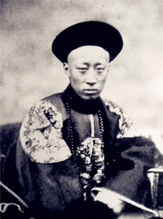 恭亲王奕䜣：洋务派领袖与慈禧太后的权力博弈