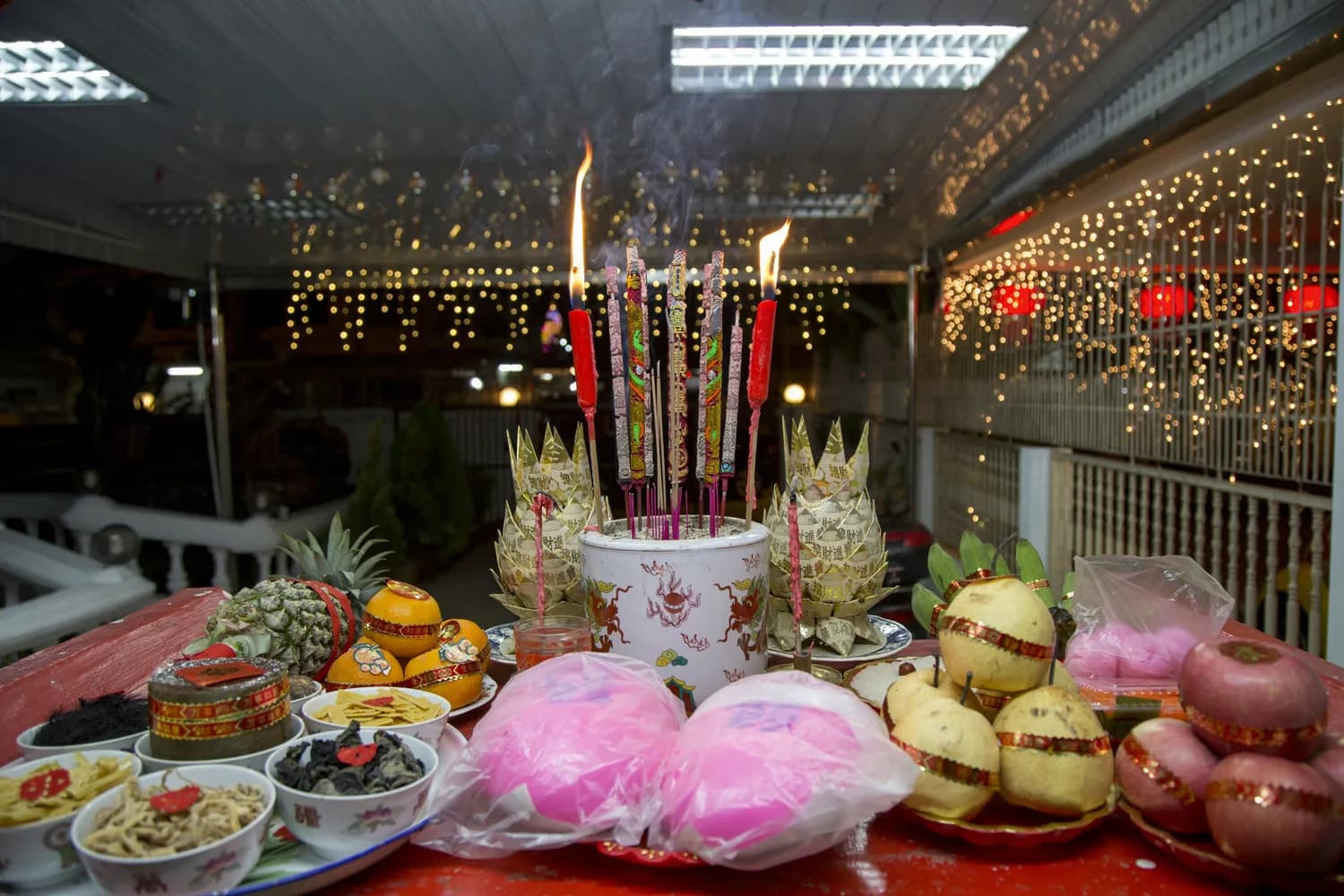 不同文化生日祝福语大比拼：谁最走心？