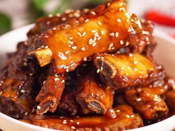 六种排骨烹饪法：从传统酱香到创意南瓜，总有一款适合你