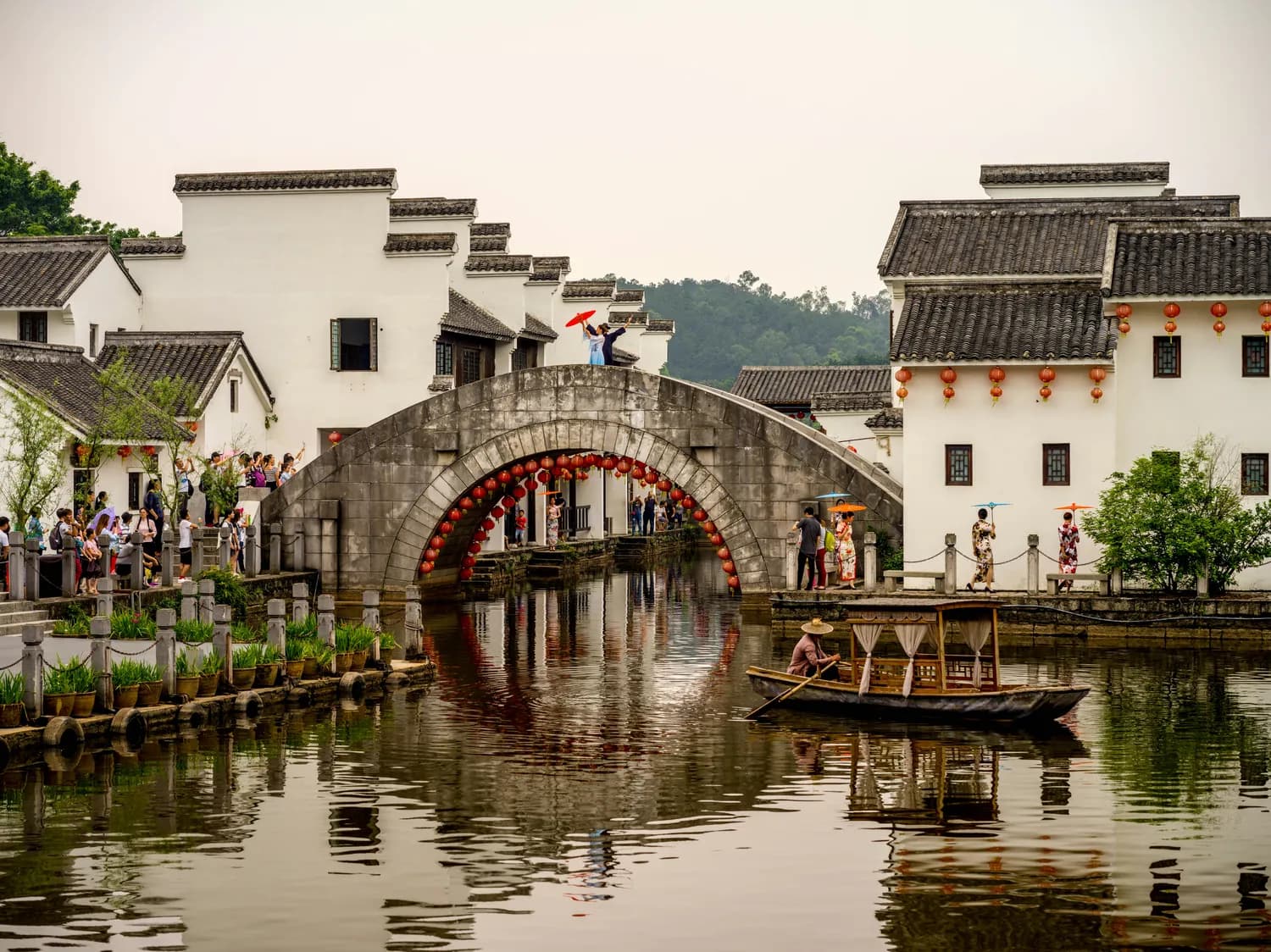 梅林古镇亲子游：文化体验与美食之旅