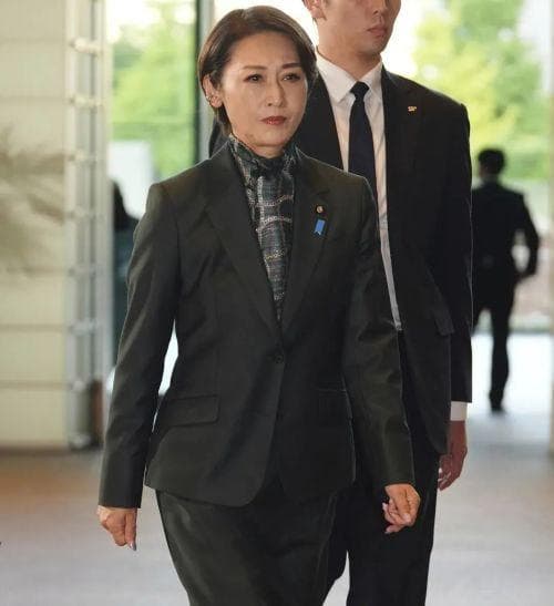 日本政坛为何偏爱女性艺人？