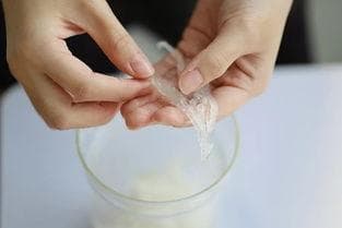 燕窝食用指南：不同材质勺子的选择与使用技巧