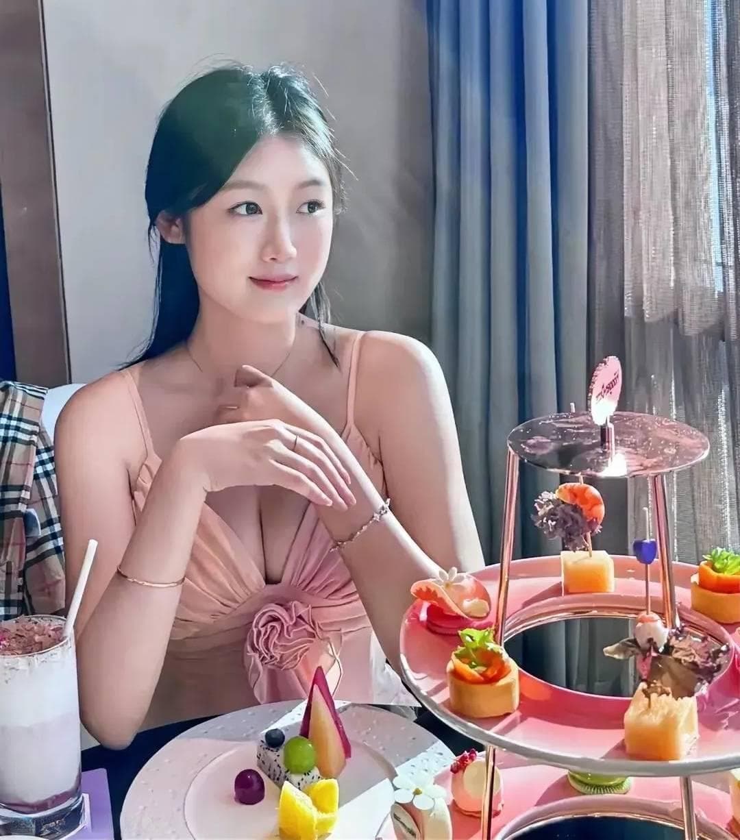 女人“暗恋你”的5个信号，收到一个，就不要错过
