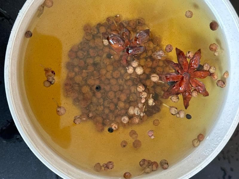 宁夏特色酸菜炒刀削