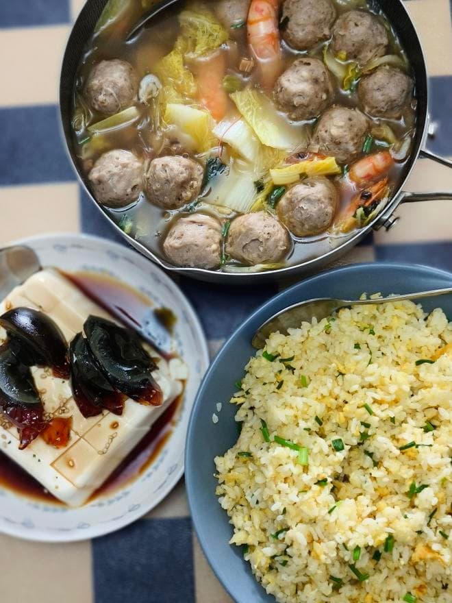 金黄松软的完美蛋炒饭：从用料到技巧的全面指南