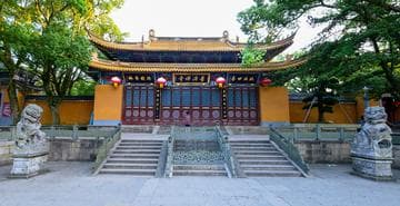 普济寺：普陀山三大寺之一的历史变迁与文化价值