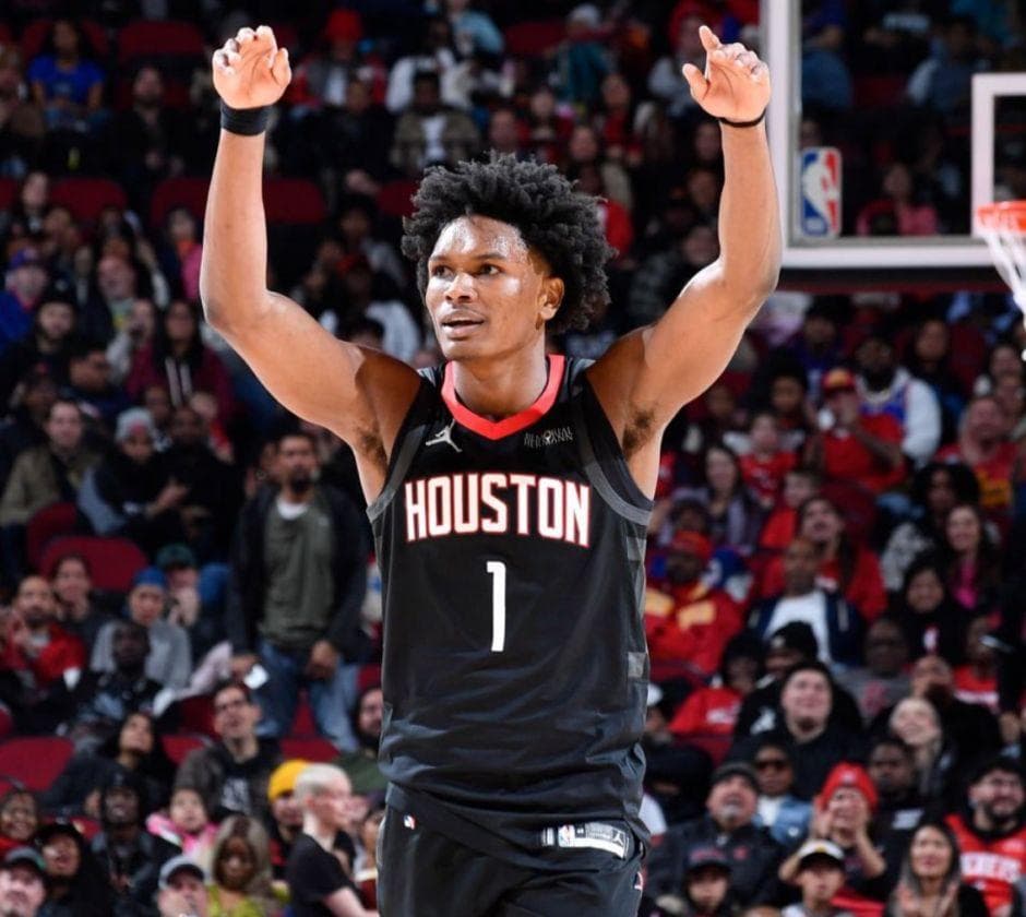 NBA常规赛：阿门33+10准绝杀复仇绿凯 狄龙36+10三分布朗28分