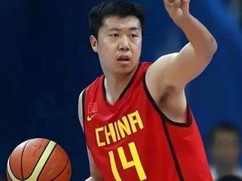 DeepSeek评中国男篮历史最佳5人：如果这5人去打，稳稳世界前八！