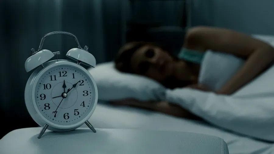 新研究：睡7小时死亡风险最低，10点入睡最健康