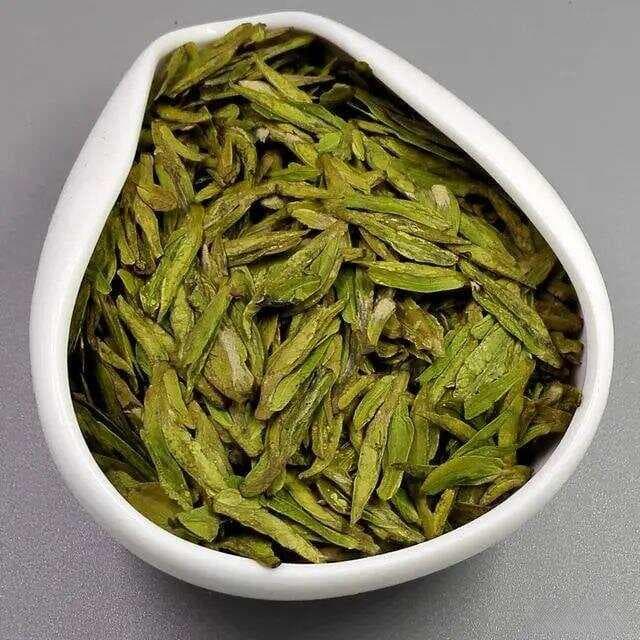 龙井茶是绿茶吗？它的真实身份与传奇故事！